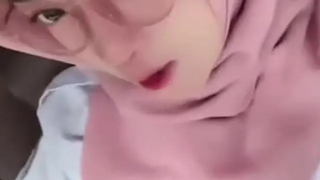 New Busty Instructor Waxes Gründe