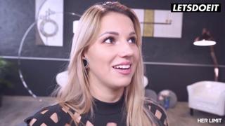 Fat Blonde Jolee Love Pushes Butt🍑 Sex Limits
