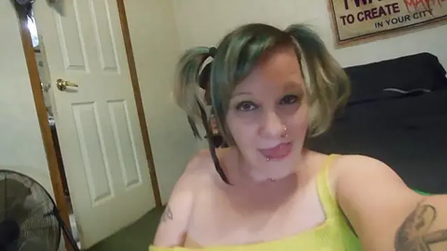 St  Patty′s lucky sex machine — first time &mdash;  girl cumming nonstop