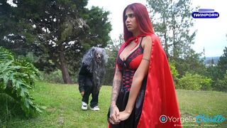 Caperucita Estaba Perdida En El Bosque Y Es Follada Por El Lobo Feroz - Yorgelis Carrillo