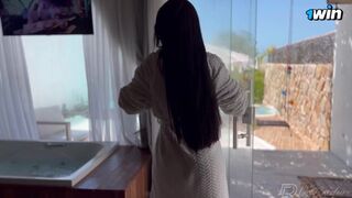 Brasileira gostosa Fazendo Squirt dentro da banheira de hidromassagem