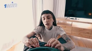 LA NOVIA DE MI AMIGO ME PIDE QUE LE LLENE LA CONCHITA DE LECHE