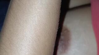 Le chupo las ricas tetas a mí compañera de universidad