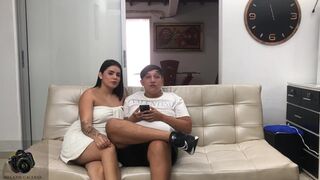 esposa cachonda se folla al mejor amigo de su esposo - polla enorme
