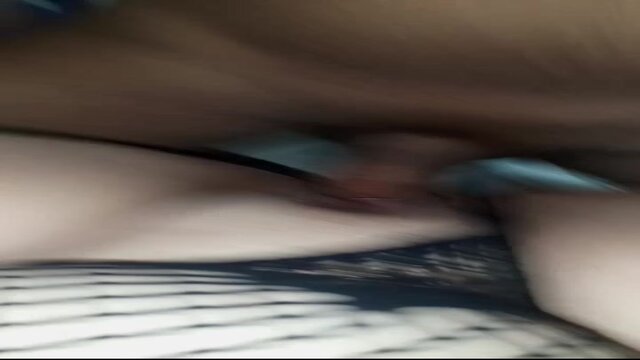 Mi hermanastro no para de darme por el culo