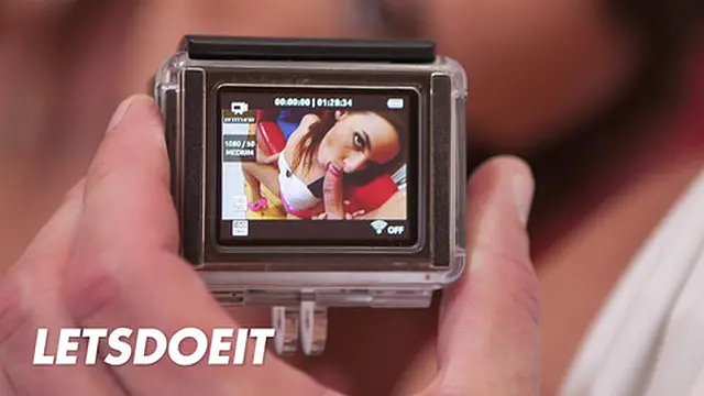 Amirah Adara Sinks Deep For Curious Photographer′s Bold Exploration - LETSDOEIT