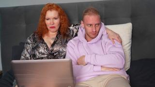 Get pounded by a fat cock🍆 while your stepmom watches