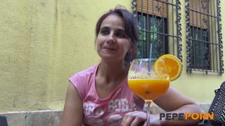 Juicy amateur tramp's raunchy public show gets devoured HARD!