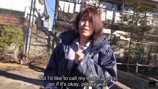 Plain and slightly plus-sized Japanese wife shocks us as she turns into a curvy porn star